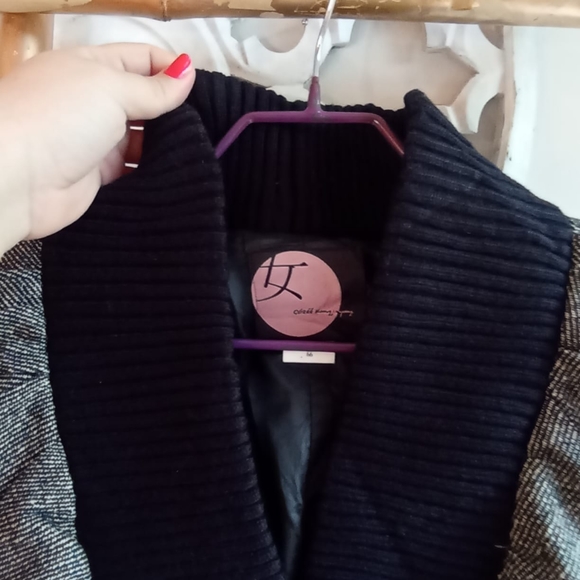 Checkered Korean Short Coat - Picture 11 of 17